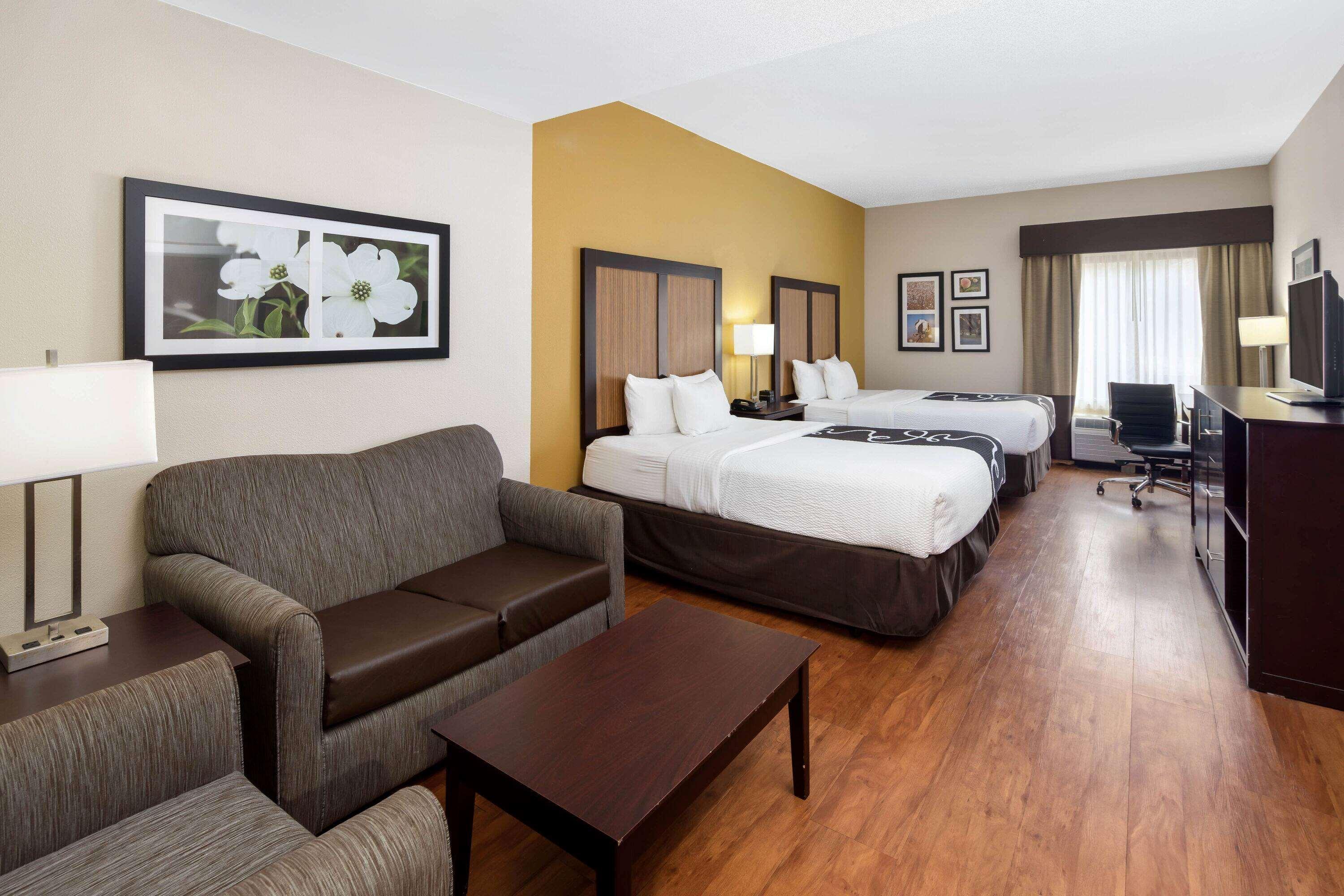 La Quinta By Wyndham Lagrange / I-85 Hotel Bagian luar foto