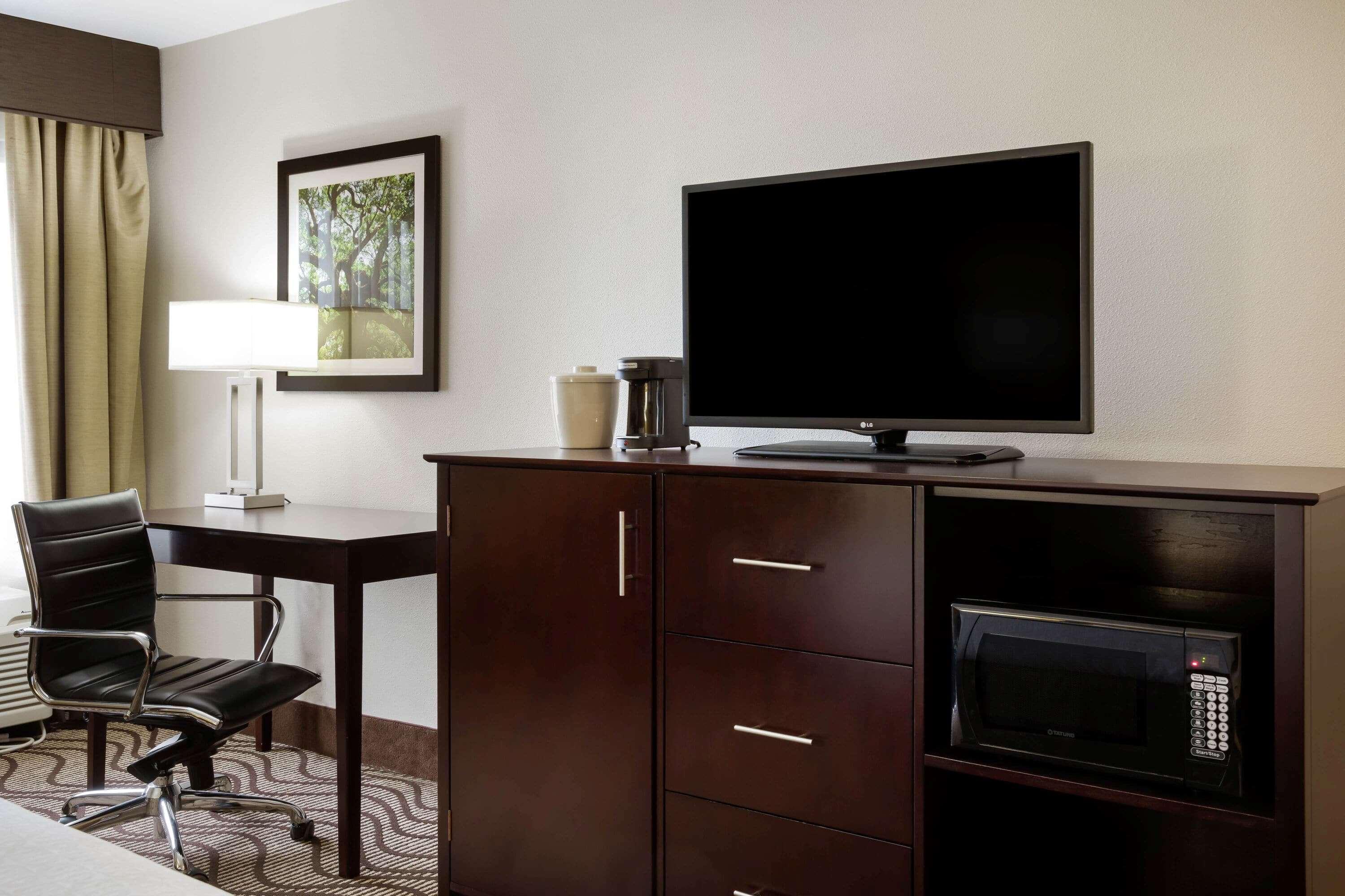 La Quinta By Wyndham Lagrange / I-85 Hotel Bagian luar foto