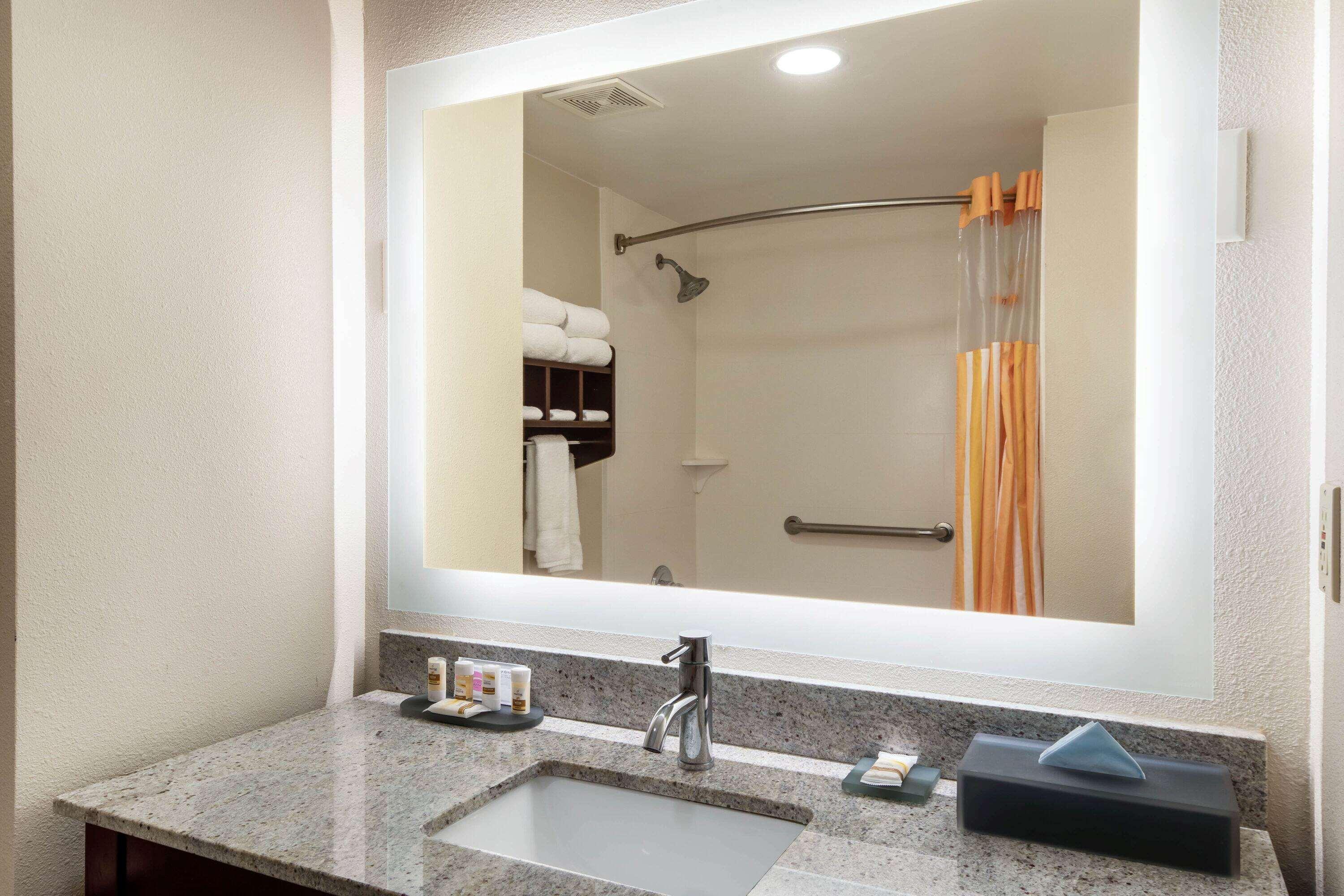 La Quinta By Wyndham Lagrange / I-85 Hotel Bagian luar foto