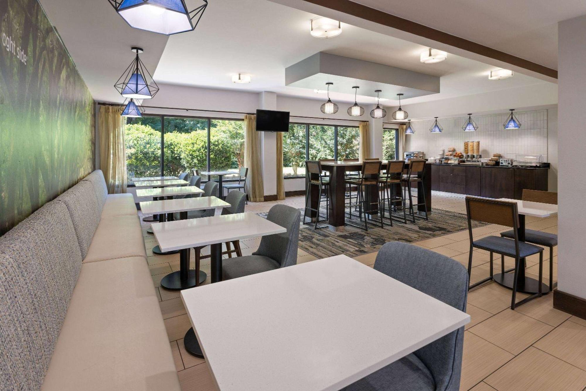 La Quinta By Wyndham Lagrange / I-85 Hotel Bagian luar foto