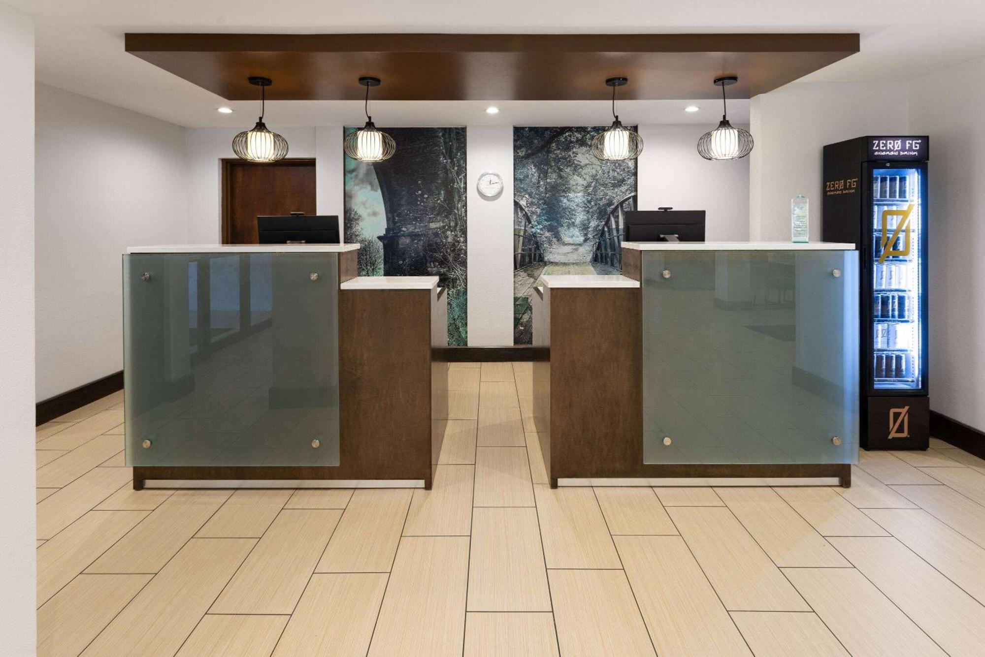 La Quinta By Wyndham Lagrange / I-85 Hotel Bagian luar foto